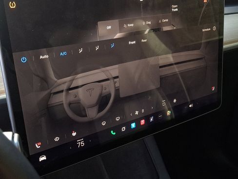 Used 2022 Tesla Model Y Long Range image 15