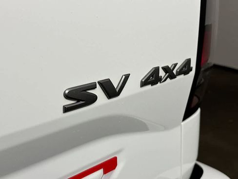 Used 2024 Nissan Frontier SV w/ Technology Package image 7