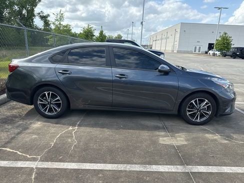 Used 2023 Kia Forte LXS w/ LXS Technology Package image 6