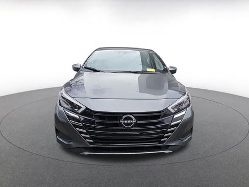 Used 2025 Nissan Versa SV image 2