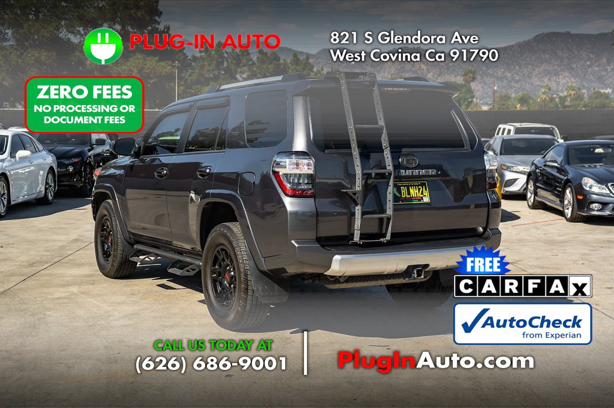 Used 2017 Toyota 4Runner TRD Off-Road w/ Convenience Package AWD/4WD image 1