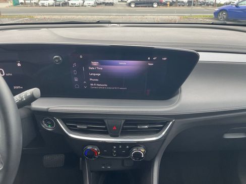 Used 2025 Buick Encore GX Preferred image 18