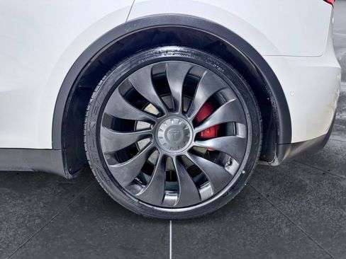 Used 2022 Tesla Model Y Performance image 33