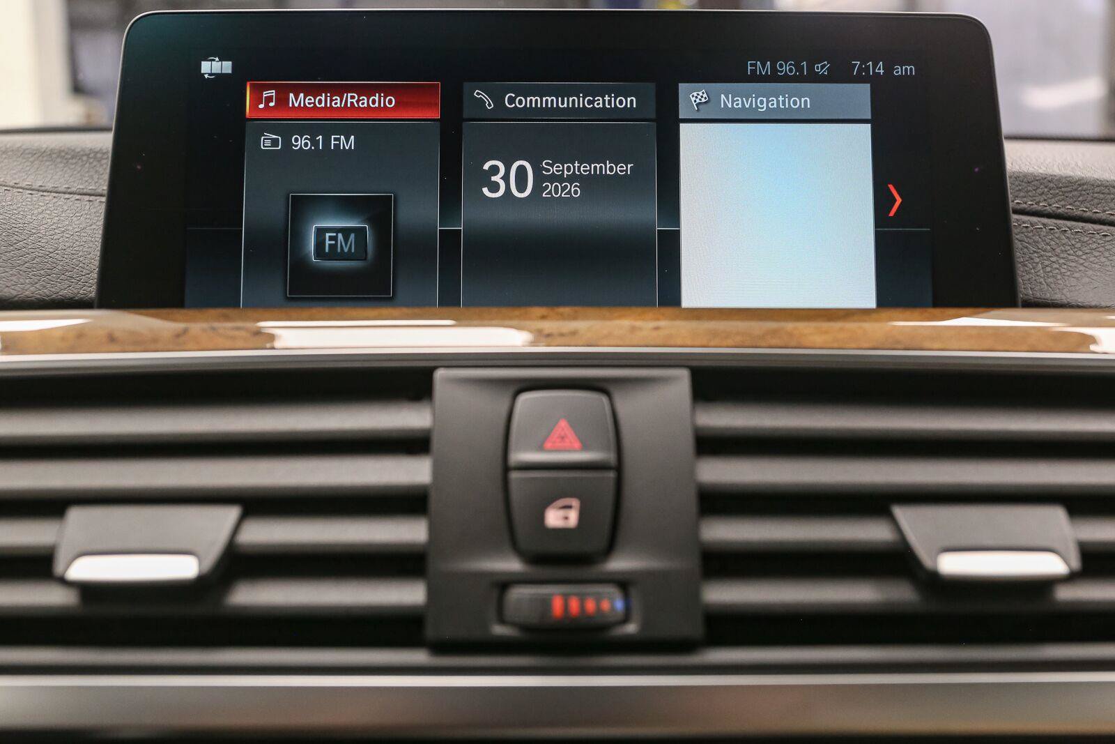 Used 2018 BMW 330i xDrive Sedan AWD/4WD image 23