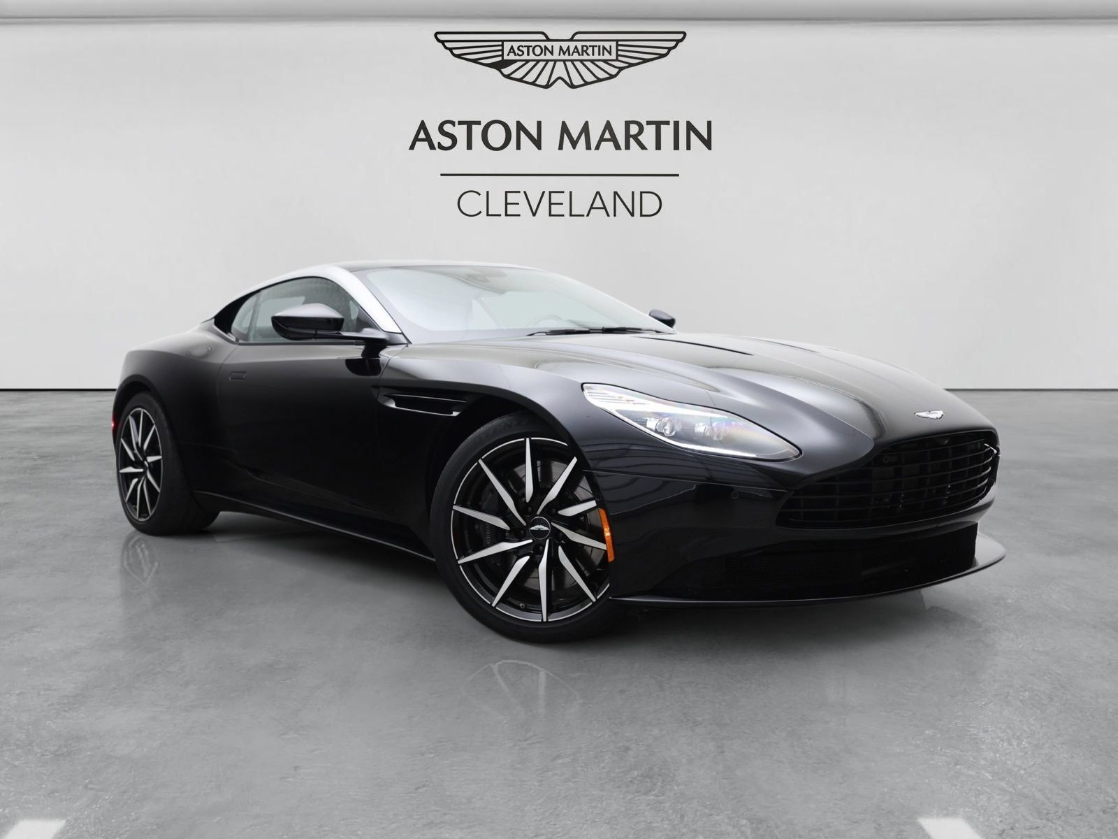 Used 2018 Aston Martin DB11 V12 RWD image 1