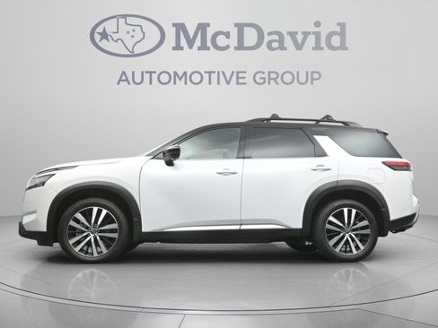 Used 2025 Nissan Pathfinder Platinum w/ Cargo Package AWD/4WD image 33