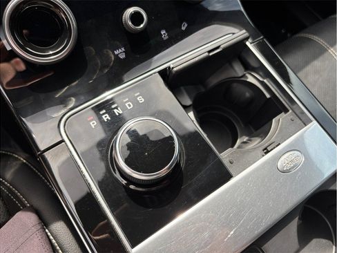 Used 2019 Land Rover Range Rover Velar R-Dynamic SE AWD/4WD image 36