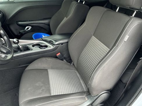 Used 2022 Dodge Challenger R/T w/ Shaker Package image 11