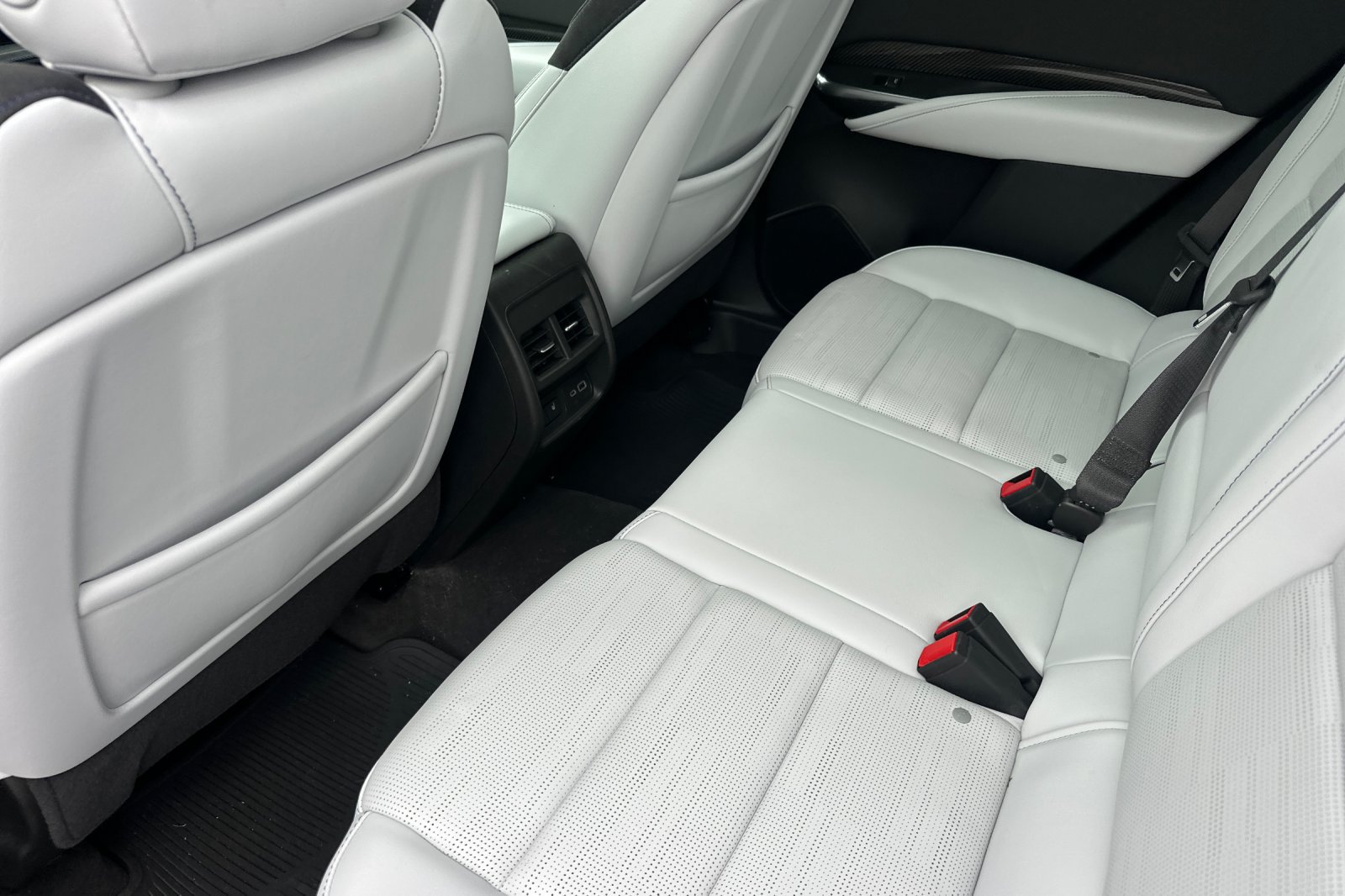 Used 2024 Cadillac XT4 Sport AWD/4WD image 15