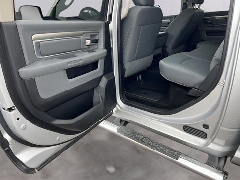 Used 2017 RAM 2500 SLT image 13