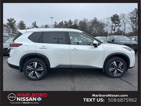 Certified 2025 Nissan Rogue SL w/ Tech Package image 8