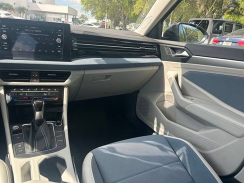 New 2026 Volkswagen Jetta SE FWD image 11