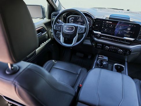 Used 2023 GMC Sierra 1500 SLT AWD/4WD image 28