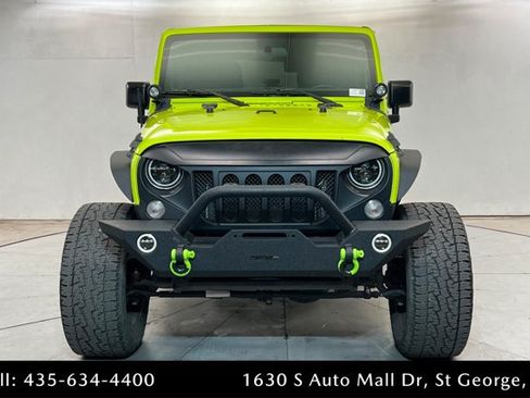 Used 2017 Jeep Wrangler Unlimited Sport w/ Connectivity Group AWD/4WD image 8