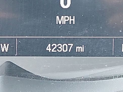 Used 2021 Chevrolet Trax LT w/ Premium Seat Package image 25