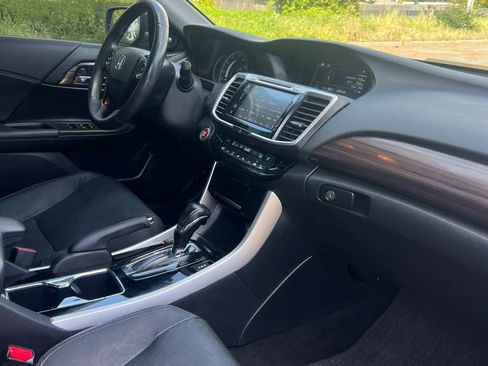 Used 2016 Honda Accord EX-L image 10