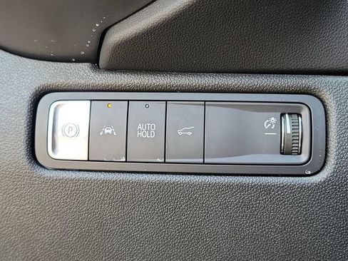 Used 2024 Chevrolet Equinox EV RS FWD image 26