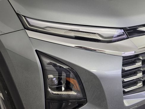 New 2026 Chevrolet Equinox LT FWD image 9
