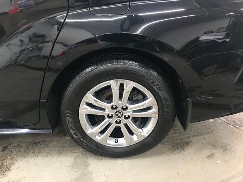 Used 2021 Toyota Sienna XSE image 47