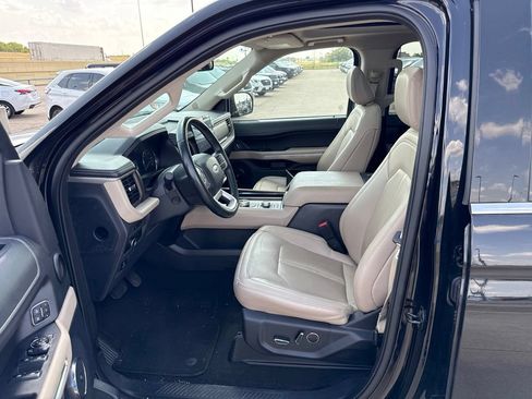 Used 2024 Ford Expedition Limited AWD/4WD image 19