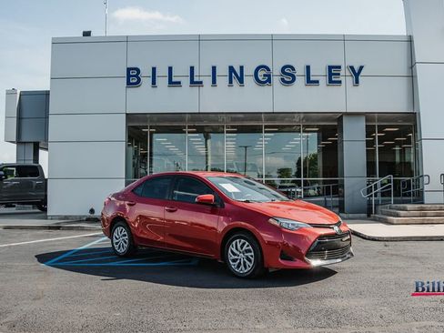 Used 2017 Toyota Corolla LE image 2