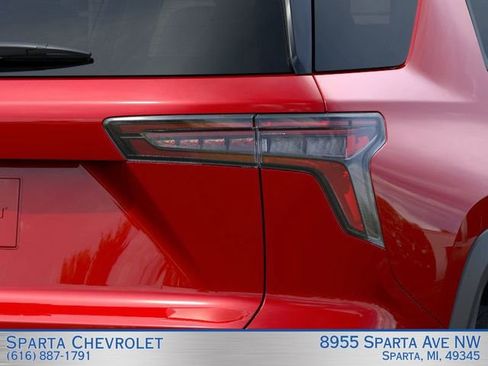 New 2025 Chevrolet Equinox LT w/ Convenience Package II AWD/4WD image 11