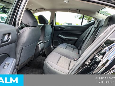 Used 2025 Nissan Altima 2.5 SV FWD image 19