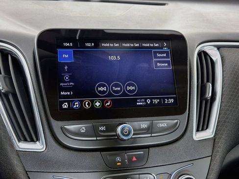 Used 2021 Chevrolet Malibu LT FWD image 14