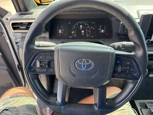 Used 2024 Toyota Tacoma SR image 19