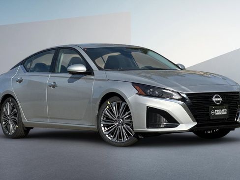 New 2025 Nissan Altima 2.5 SL image 2