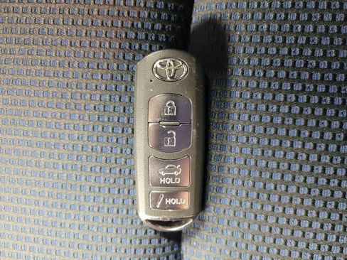 Used 2017 Toyota Yaris iA image 32