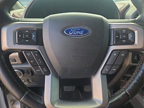 Used 2019 Ford F150 Platinum w/ Equipment Group 701A Luxury image 31
