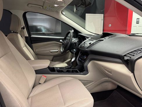 Used 2018 Ford Escape SE image 22