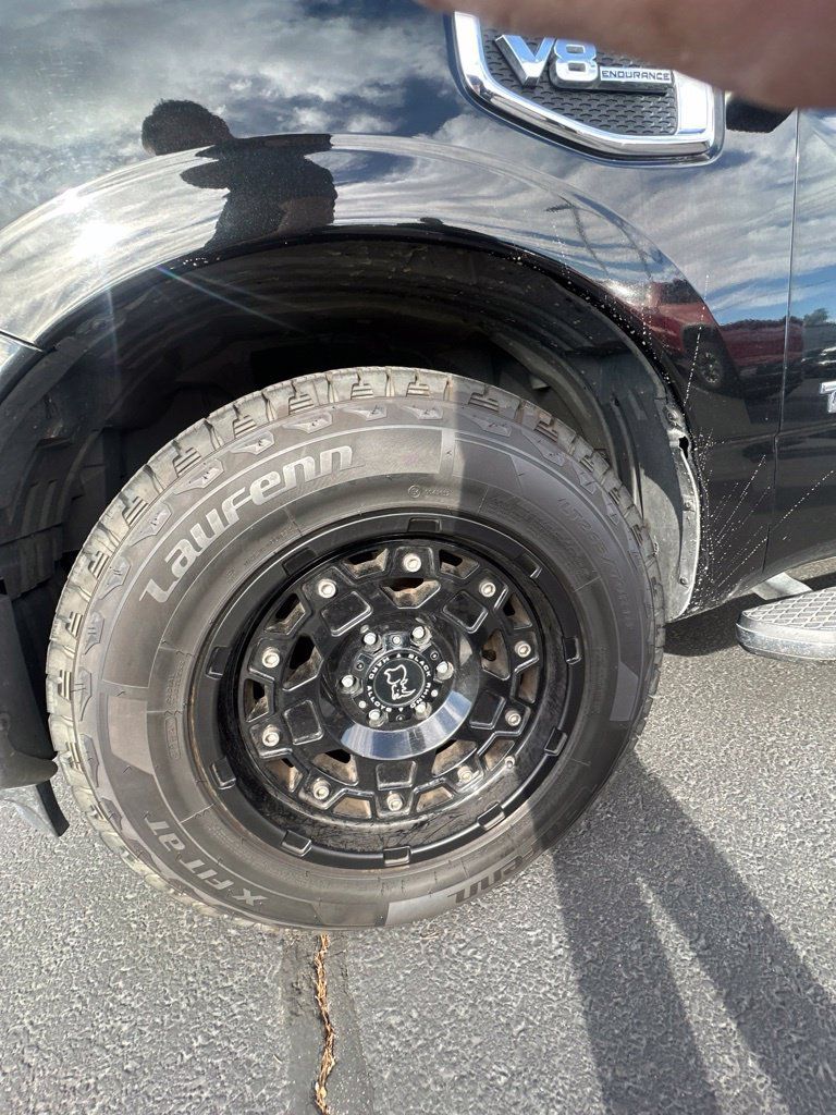 Used 2017 Nissan Titan SV RWD image 10