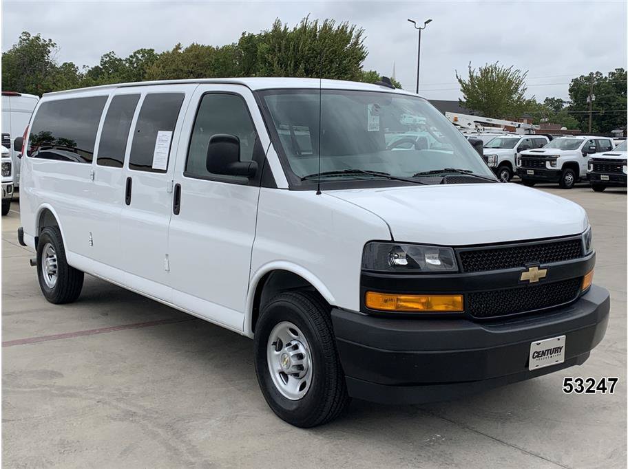 Used 2025 Chevrolet Express 3500 LS RWD image 3