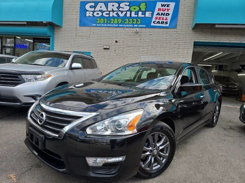 Used 2015 Nissan Altima 2.5 S w/ Sport Value Package image 2