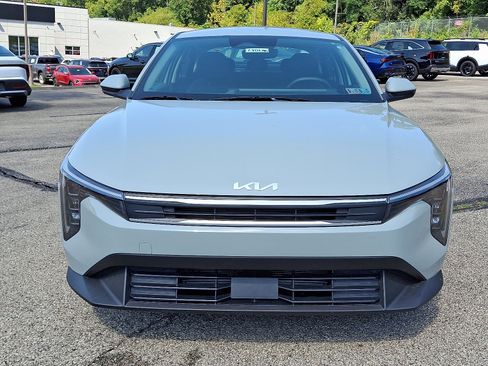Used 2025 Kia K4 FWD image 2
