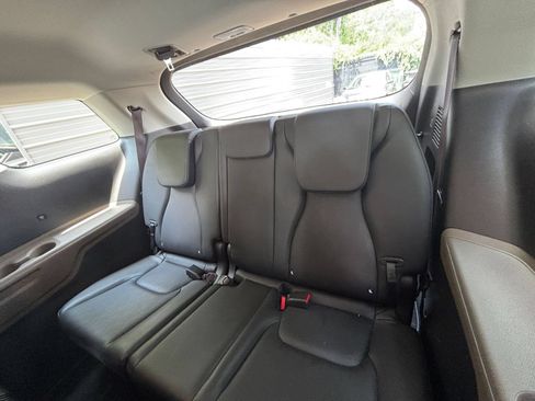 Used 2026 Kia Carnival FWD image 28