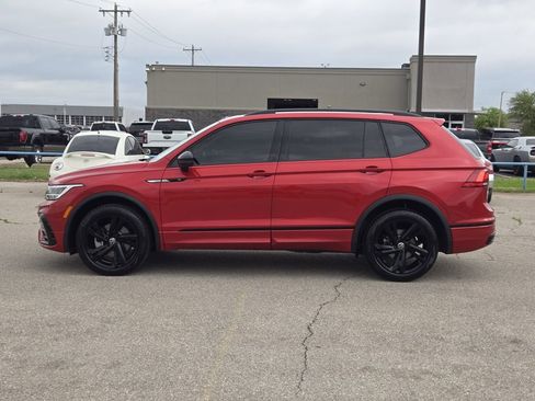 Used 2024 Volkswagen Tiguan SE R-Line w/ MDO Package, Three-Row image 4