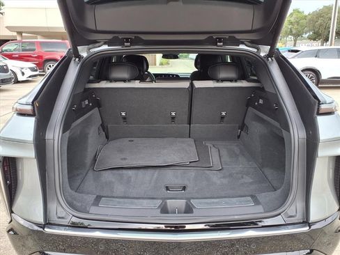 Used 2024 Cadillac Lyriq Tech RWD image 15