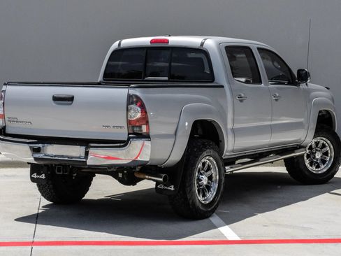 Used 2011 Toyota Tacoma 4x4 Double Cab w/ SR5 Pkg #2 image 11