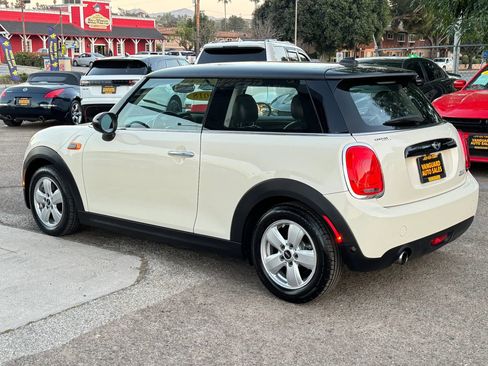 Used 2018 MINI Cooper 2-Door Hardtop FWD image 36