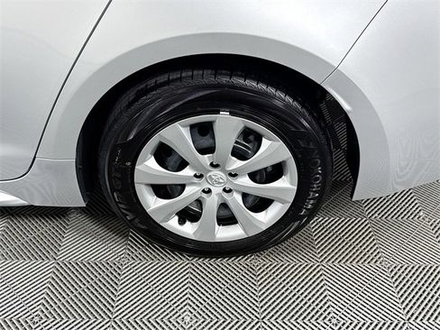 Certified 2025 Toyota Corolla LE image 4