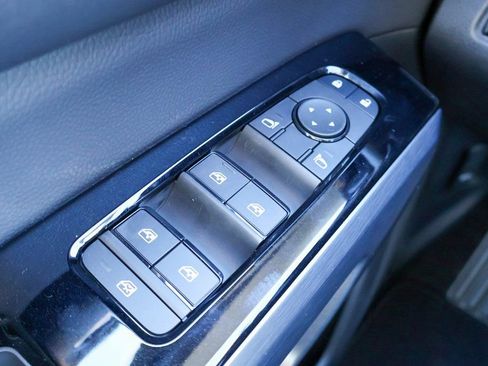 New 2025 Nissan Pathfinder SL image 14