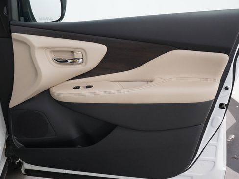 Used 2024 Nissan Murano Platinum AWD/4WD image 12