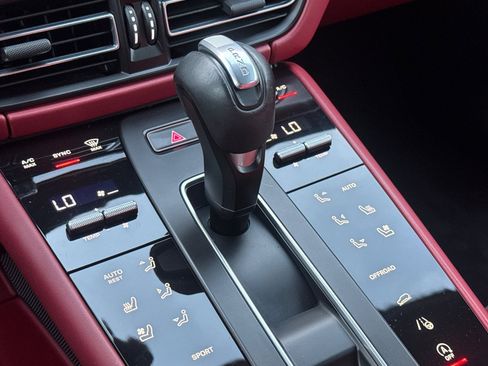 Used 2023 Porsche Macan S image 22