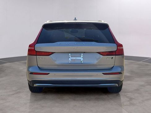 Used 2025 Volvo V60 B5 Cross Country Plus AWD/4WD image 5
