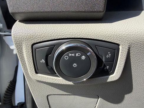 Used 2022 Ford F250 XL w/ Power Equipment Group image 31