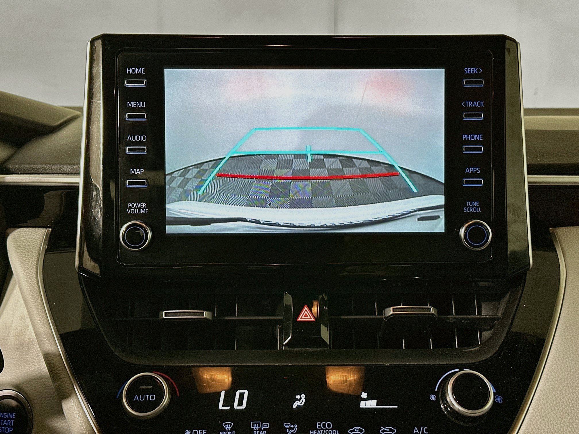 Used 2020 Toyota Corolla SE w/ SE Premium Package FWD image 25