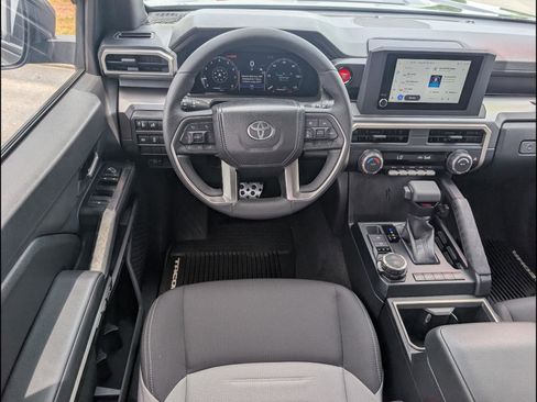 Used 2025 Toyota Tacoma TRD Sport AWD/4WD image 8